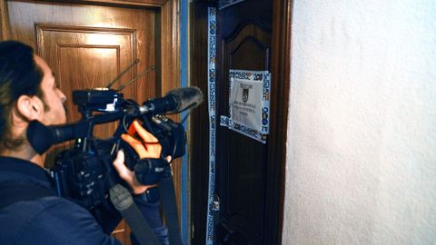 La Polic�a Nacional ha detenido a un hombre por la muerte de dos personas, un var�n y una mujer, en una vivienda de Oviedo