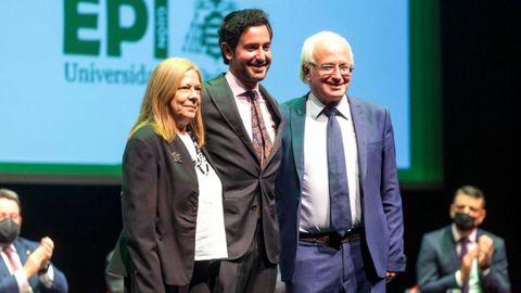 David G�nzalez Martinez en la entrega del premio