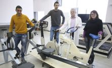 Sergio P�rez Treus, Mario Iglesias Caama�o, Jos� Luis Garc�a Soid�n y Tania Lima Bastos, el jueves, en el laboratorio de Fisiolog�a. 