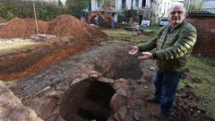 Uno de los hornos romanos y el hueco donde se colocar� el que se va a reubicar