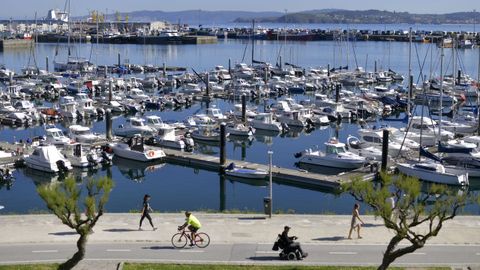 Vista del muelle de Oza.