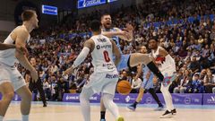 Mavra sufre la falta personal de Howard en el partido de altos vuelos en el Pazo.