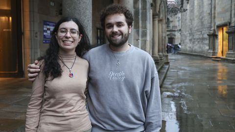 Adri�n Noia, junto a la tambi�n escritora Sandra Ferreiro.