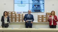Entrega de equipos de protecci�n a la Federaci�n de Comercio de Ourense