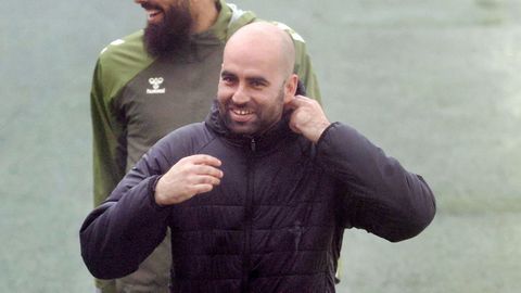 El entrenador del Celta, Claudio Gir�ldez, en un entrenamiento.