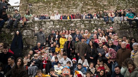 Fiesta en el barrio pobrense de A Covecha en Nochebuena.