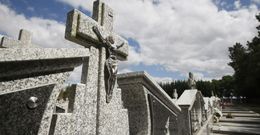 La ampliaci�n del cementerio de A Romea se ralentiz� por correcciones que orden� Patrimonio. 