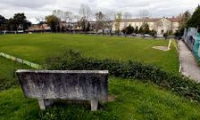 El �rea deportiva de Conxo dispone de dos campos de f�tbol, uno de tierra y otro de hierba.