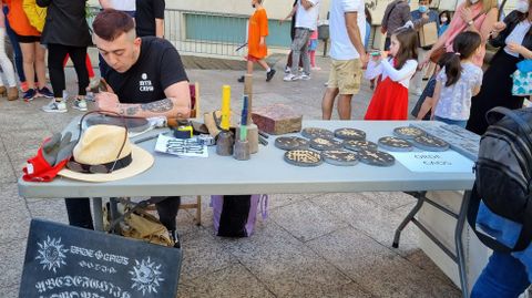 La Festa dos Maios de O Barco incluy una feria de artesana