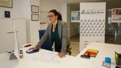 Sof�a Duarte Fern�ndez dirige una corredur�a de seguros en el centro de Xove