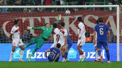 Altay volvi� a la titularidad con Turqu�a en un mal d�a