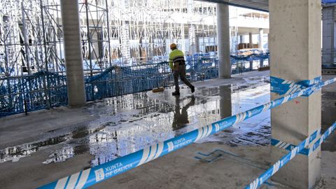 EL PRESIDENTE DE LA XUNTA ALFONSO RUEDA Y EL ALCALDE DE PONTEVEDRA MIGUEL ANXO FERNANDEZ LORES VISITAN LAS OBRAS DEL HOSPITAL GRAN MONTECELO