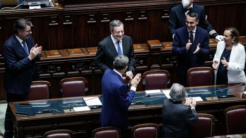 Draghi es aplaudido durante la sesin en la que se despidi del Parlamento