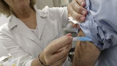 Vacunaci�n de la gripe en el centro de salud de Elvi�a