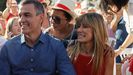 Snchez y su esposa, durante un acto electoral en Benalmdena, Mlaga, el pasado junio