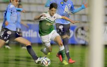 Adri�n Dalmau, que se resinti� del tobillo, tendr� otra oportunidad como titular, formando pareja con Joselu. 
