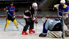 A Coru�a acogi� un partido de hockey sobre hielo