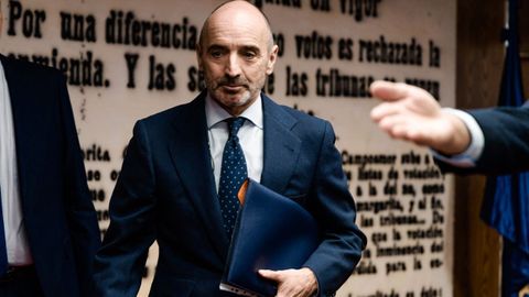 El PP lo se�al� como testaferro: Julio Mart�nez el pasado 9 de abril tras ser llamado a declarar en la comisi�n del caso Koldo, casi cinco meses despu�s de ser detenido por el caso Plus Ultra