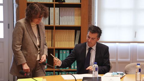 La alcaldesa, Goretti Sanmart� (BNG), y el l�der del PP, Borja Verea, en una imagen de archivo en uno de los plenos celebrados en la sede del Consello da Cultura por las obras en el Ayuntamiento.