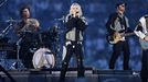 Linkin Park con la cantante Emily Armstrong al frente durante su actuacin en la final de la Champions League de este ao.  