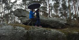 La Pedra da Cabirta pesa entre 50 y 60 toneladas y su margen de oscilaci�n es de unos 15 cent�metros. 