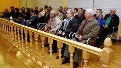 Los vecinos de Aldemunde, en el pleno.