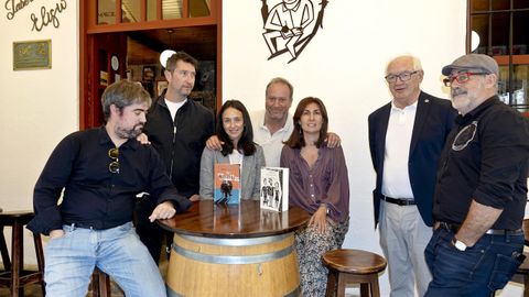 A montaxe de Sbaris foi presentada na taberna Eligio de Vigo, un espazo clsico na obra e na vida de Domingo Villar, e que reuniu a parte do equipo teatral, editores, a viva e amigos do autor.