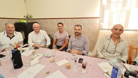 COMIDA DE DESPEDIDA A JAVIER MARCOS BARREIRO, JEFE DE ESCUADRON DE VIGILANCIA AEREA DEL BARBANZA EN EL RESTAURANTE BENJAM�N DE ROIS