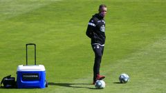 Juanfran, dirigiendo el entrenamiento de este viernes en el �ngel Carro