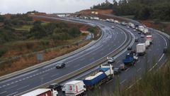 Atasco en la AP-9, en Santiago, tras una colisin entre dos vehculos