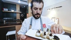 lvaro Villasante est al frente del equipo de cocina del Paprica