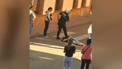 Muere un polic�a al recibir un impacto de bala durante una discusi�n entre vecinos en And�jar