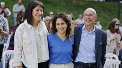 Avia Veira, candidata del BNG a la alcald�a, entre la portavoz nacional, Ana Pont�n,  el portavoz municipal de la formaci�n, Francisco Jorquera