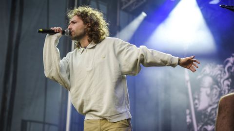 Alcal� Norte ofreciendo un concierto en el R�o Verbena Fest de Pontevedra.