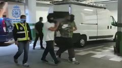 Detienen en A Coru�a a dos fugitivos internacionales buscados por asesinato y blanqueo de capitales