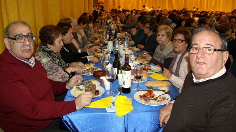 El codillo triunf� en A R�a.M�s de 800 personas degustaron codillo en el pabell�n