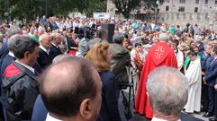 Gmez Cuesta, de espaldas, durante su discurso en el Campo Valds, con la pancarta de Asturias Laica al fondo