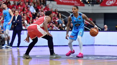 DeWayne Russell en la victoria en Murcia.