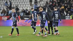Los jugadores del Celta, abatidos tras la eliminaci�n de Copa ante el Albacete.