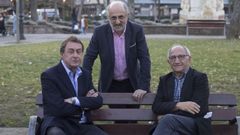 Leon.Los profesores de la Universidad de Le�n Jos� Luis Placer, catedr�tico de Comercializaci�n e Investigaci�n de Mercados (centro de la imagen),  Lorenzo L�pez Trigal, catedr�tico de Geograf�a Humana (derecha de la imagen), y el economista Javier Garc�a-Prieto