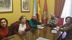 Reuni�n del alcalde con representantes de Cruz Roja en enero del a�o 2020.
