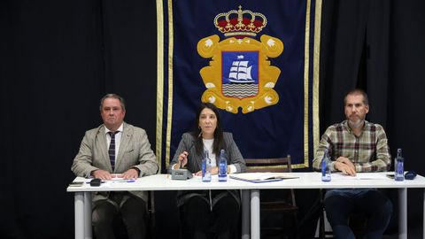 PLENO MOCION DE CENSURA EN EL CONCELLO DE RIBEIRA, DONDE LUIS PEREZ BARRAL ALCALDE DEL BNG CEDE EL BASTON DE MANDO A LA NUEVA ALCALDESA MARIA JOSE SAMPEDRO CANDIDATA DEL PP, PRIMERA MUJER EN ESTE PUESTO.