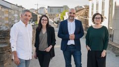 Rosa Crujeiras (segunda por la izquierda), con los miembros de su candidatura que pertenecen al campus de Lugo (Ana Cabana, Marcelino Maneiro y Roberto Bande)