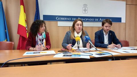 De izquierda a derecha, la directora general de Personal Docente, Eva Ledo; la consejera de Educacin, Lydia Espina; y el director general de Ordenacin, Evaluacin y Equidad Educativa, David Artime