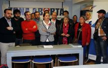 Roc�o Louz�n estuvo acompa�ada por representantes de muchos de los sectores de Vilagarc�a. 