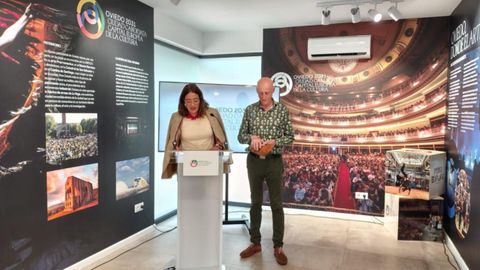 La concejala de Festejos de Oviedo, Covadonga Díaz, presenta la programación de San Mateo acompañada de Jorge Martínez «Ilegal»