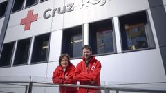 Carmen Fernández y David Castro, responsables del programa de acogida de Cruz Roja en Lugo.