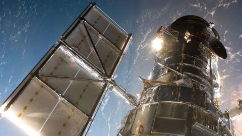 El telescopio Hubble durante una misi�n de reparaci�n y actualizaci�n