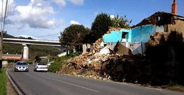 La vivienda se encuentra en la carretera de Vilaboa a Tarr�o.