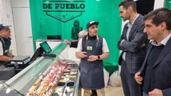 El director xeral de Planificaci�n Enerx�tica e Recursos Naturais, Pablo Fern�ndez Villa, en la carnicer�a ourensana Depueblo, donde present� el programa Bono Enerx�a Peme.